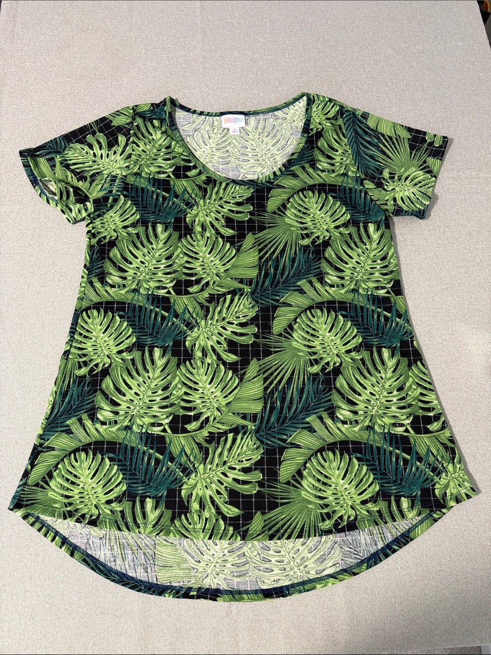 LuLaRoe Black Short Sleeve Top with Green Tropical Leaf Print Tunic Top SZM - Picture 13 of 14